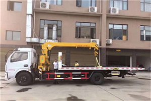 苍山附近汽车轮胎更换